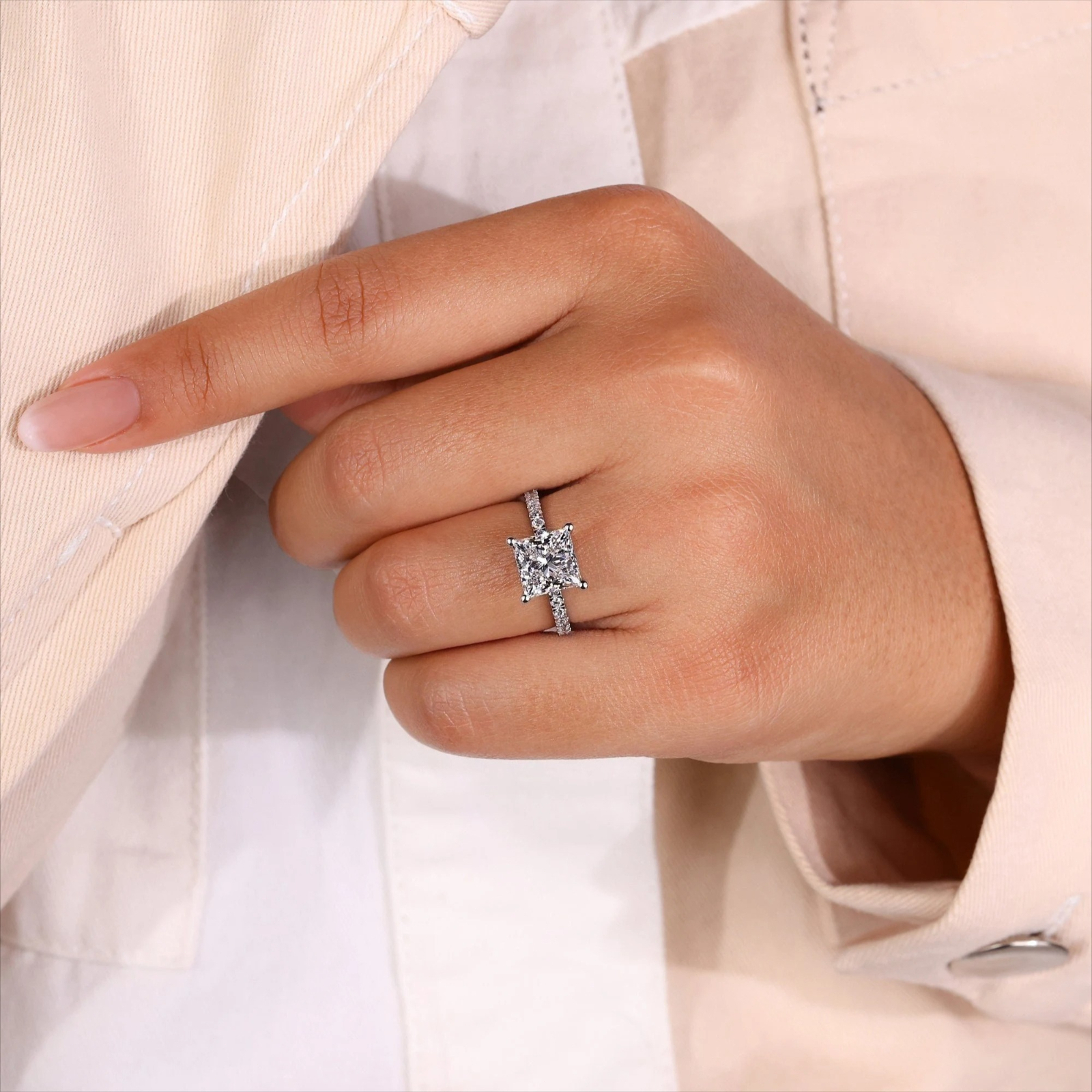 Luxurious 925 Silver Princess Cut White Moissanite Ring
